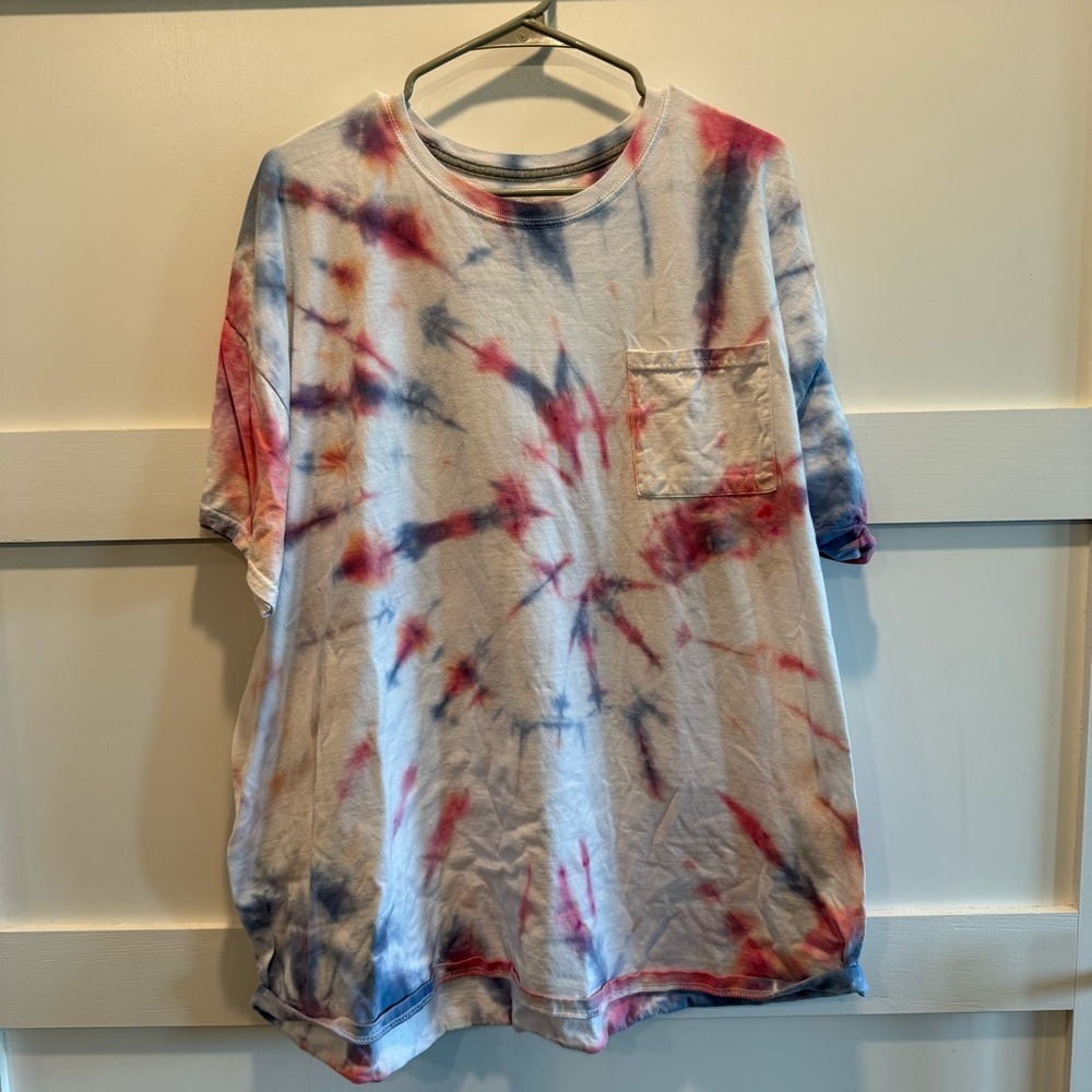 Fruit of the Loom Tie-Dye Tee - Red and Blue